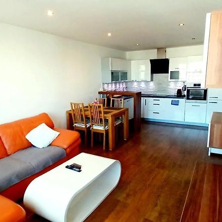 Modern Apartment, 300M From Main Street And Aupark Kosice Exterior photo