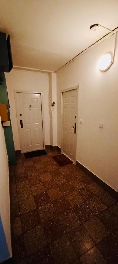 Modern Apartment, 300M From Main Street And Aupark Kosice Exterior photo